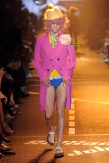 desfiles-jgalliano-parisverao2009menrtw-138