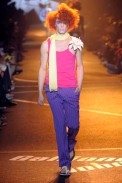 desfiles-jgalliano-parisverao2009menrtw-140