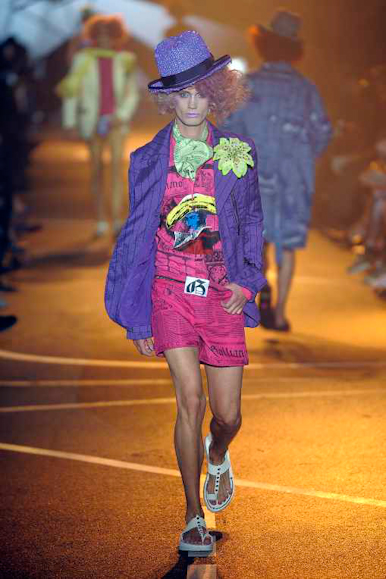 desfiles-jgalliano-parisverao2009menrtw-142