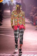 desfiles-jgalliano-parisverao2009menrtw-149