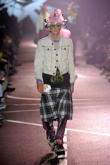 desfiles-jgalliano-parisverao2009menrtw-151