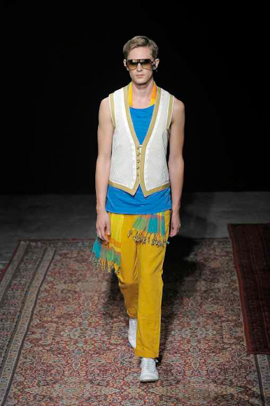 desfiles-kenzo-parisverao2009menrtw-101