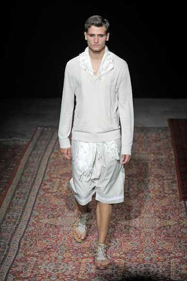 desfiles-kenzo-parisverao2009menrtw-114