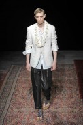 desfiles-kenzo-parisverao2009menrtw-118