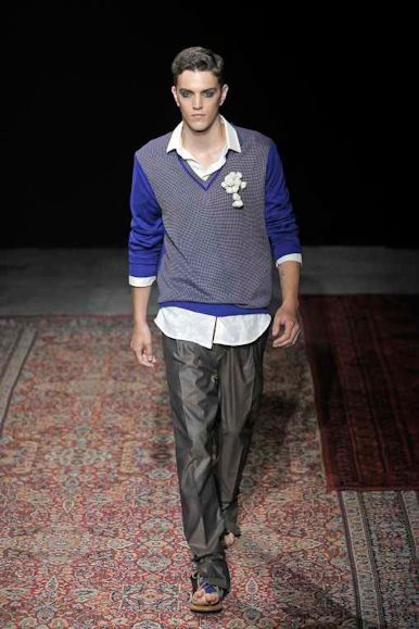 desfiles-kenzo-parisverao2009menrtw-120