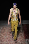 desfiles-kenzo-parisverao2009menrtw-131