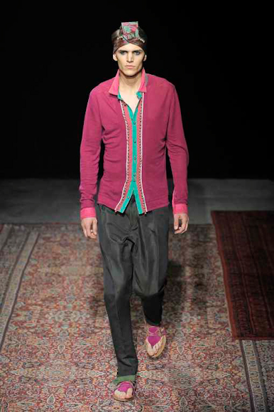 desfiles-kenzo-parisverao2009menrtw-138