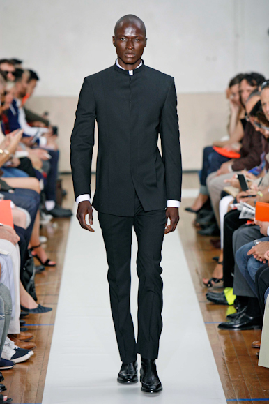 desfiles-tmugler-parisverao2009menrtw-100