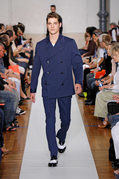 desfiles-tmugler-parisverao2009menrtw-108