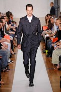 desfiles-tmugler-parisverao2009menrtw-109