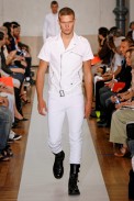 desfiles-tmugler-parisverao2009menrtw-111