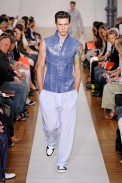 desfiles-tmugler-parisverao2009menrtw-115