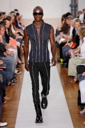 desfiles-tmugler-parisverao2009menrtw-131