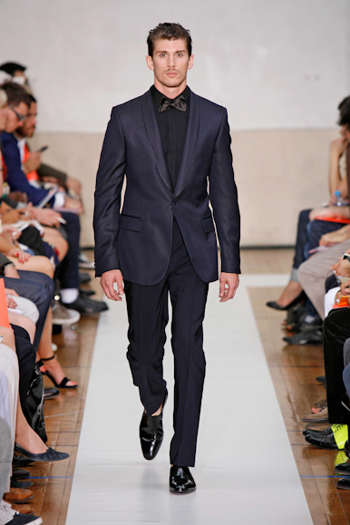 desfiles-tmugler-parisverao2009menrtw-136