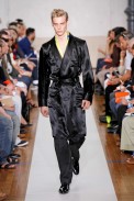 desfiles-tmugler-parisverao2009menrtw-140
