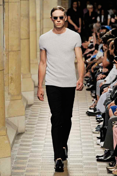 desfiles-rafsimons-parisverao2009menrtw-117