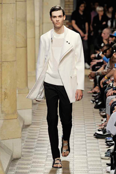 desfiles-rafsimons-parisverao2009menrtw-121
