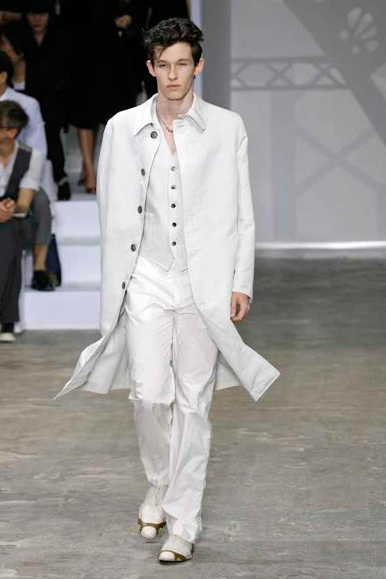 desfiles-lvuitton-parisverao2009menrtw-102