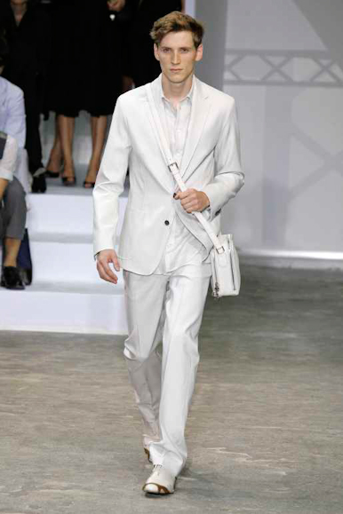 desfiles-lvuitton-parisverao2009menrtw-106