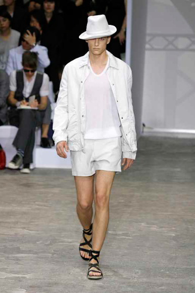 desfiles-lvuitton-parisverao2009menrtw-108