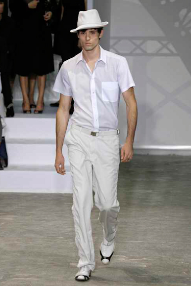 desfiles-lvuitton-parisverao2009menrtw-112