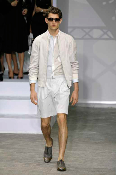 desfiles-lvuitton-parisverao2009menrtw-114