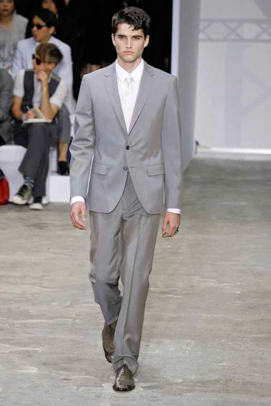 desfiles-lvuitton-parisverao2009menrtw-115