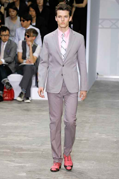 desfiles-lvuitton-parisverao2009menrtw-129
