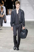 desfiles-lvuitton-parisverao2009menrtw-137
