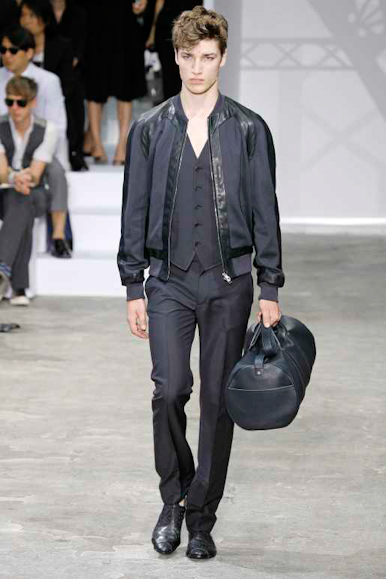 desfiles-lvuitton-parisverao2009menrtw-137
