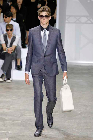 desfiles-lvuitton-parisverao2009menrtw-140