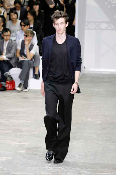 desfiles-lvuitton-parisverao2009menrtw-144