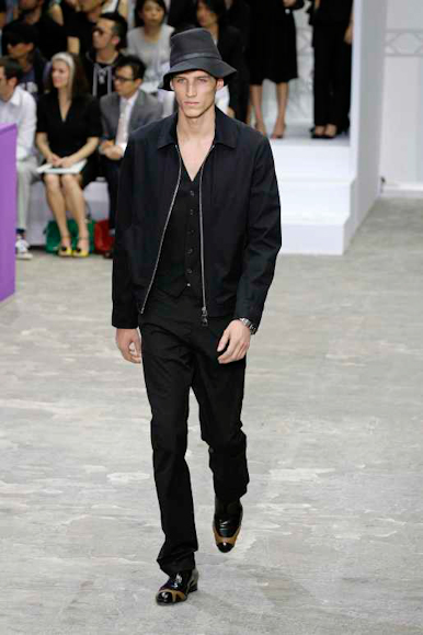 desfiles-lvuitton-parisverao2009menrtw-147