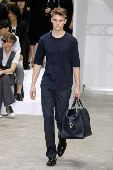 desfiles-lvuitton-parisverao2009menrtw-148