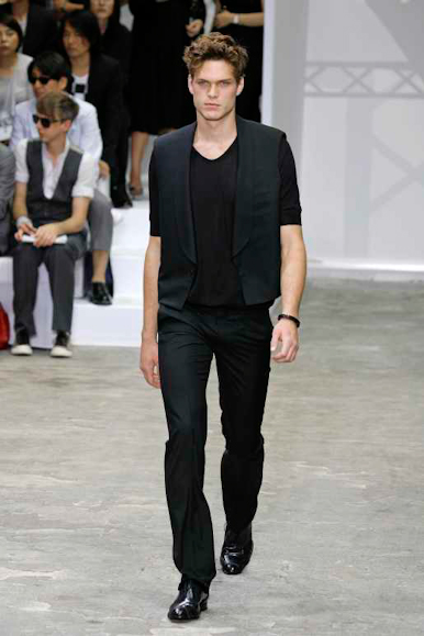desfiles-lvuitton-parisverao2009menrtw-150