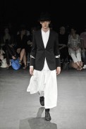 desfiles-commedesgarcons-parisverao2009menrtw-102