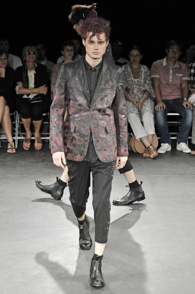 desfiles-commedesgarcons-parisverao2009menrtw-116