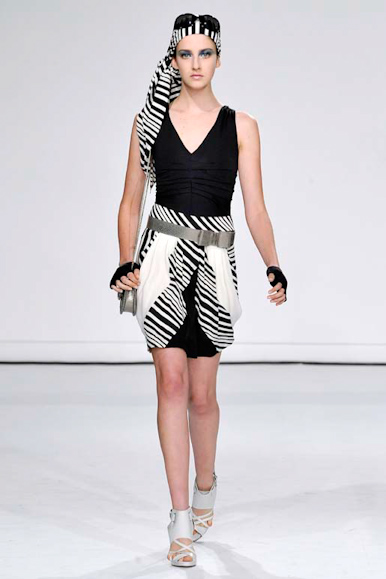 desfile-iodice-spfwverao2009rtw-118