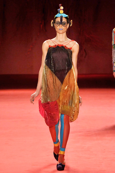 desfile-linovillaventura-spfwverao2009rtw-114