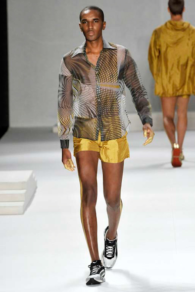 desfile-marioqueiroz-spfwverao2009rtw-101