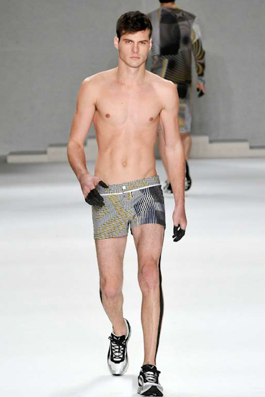 desfile-marioqueiroz-spfwverao2009rtw-109