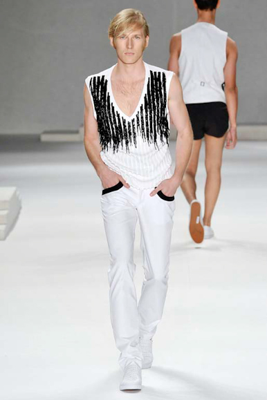desfile-marioqueiroz-spfwverao2009rtw-121