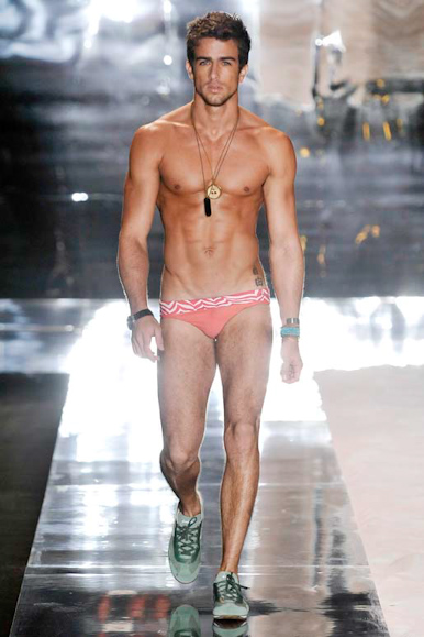 desfile-rosacha-spfwverao2009rtw-109