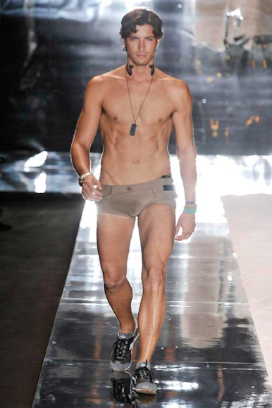 desfile-rosacha-spfwverao2009rtw-121