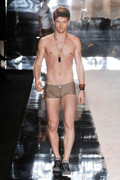 desfile-rosacha-spfwverao2009rtw-123