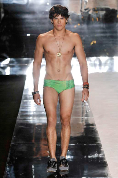 desfile-rosacha-spfwverao2009rtw-129
