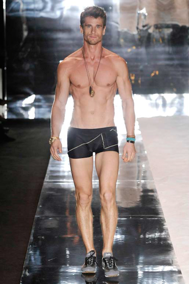 desfile-rosacha-spfwverao2009rtw-131