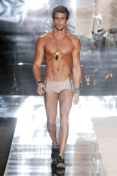 desfile-rosacha-spfwverao2009rtw-132