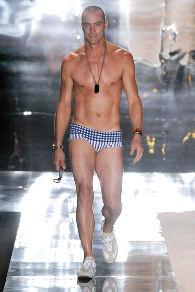 desfile-rosacha-spfwverao2009rtw-135