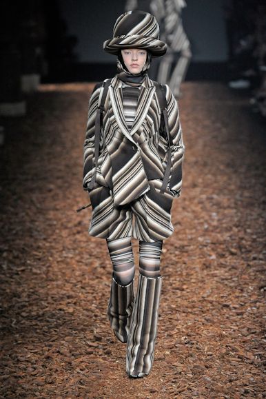 desfiles-givenchy-parisinverno2008hc-113